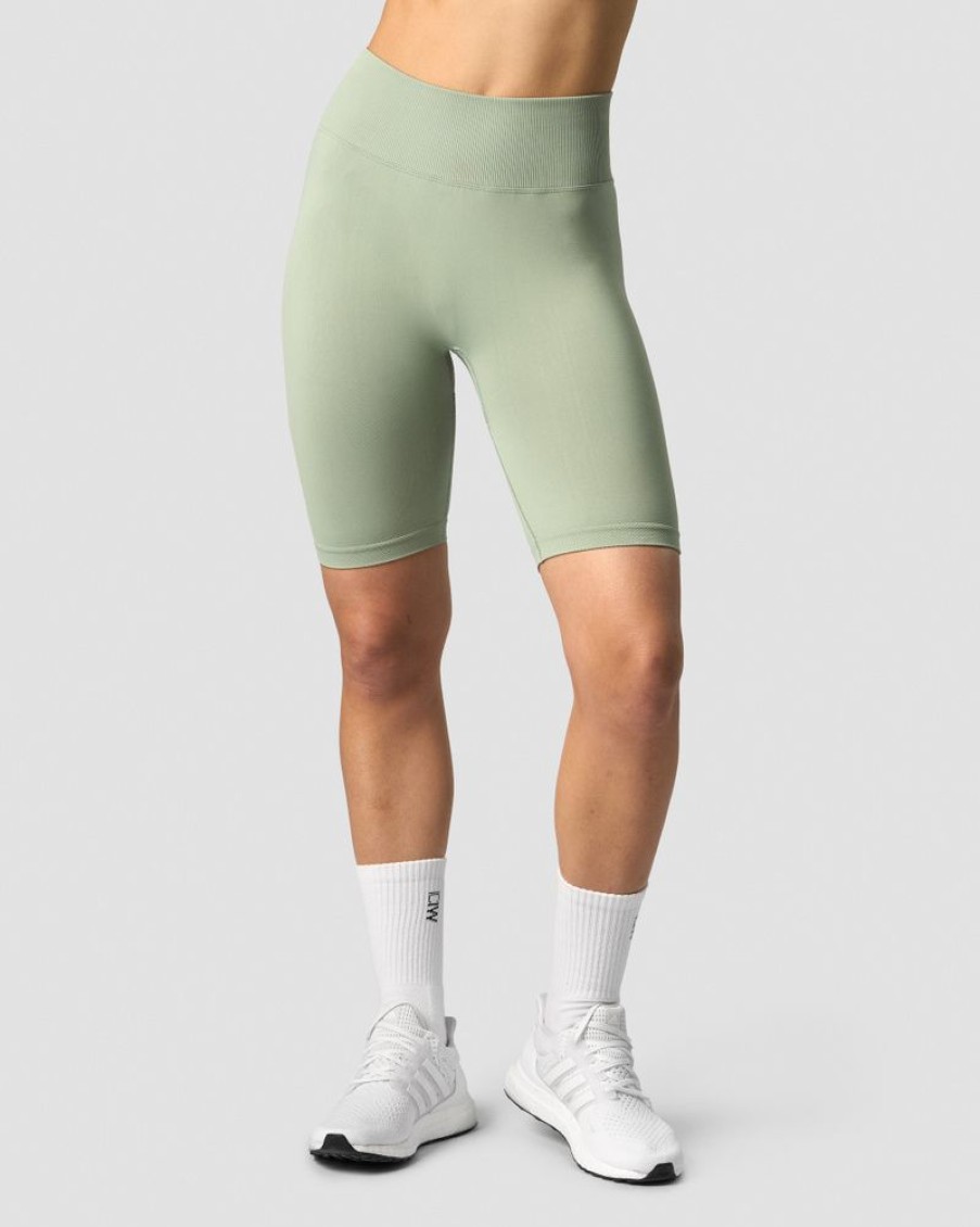 Dame ICIW Seamless | Define Seamless V-Shape Biker Shorts Light Sage Green