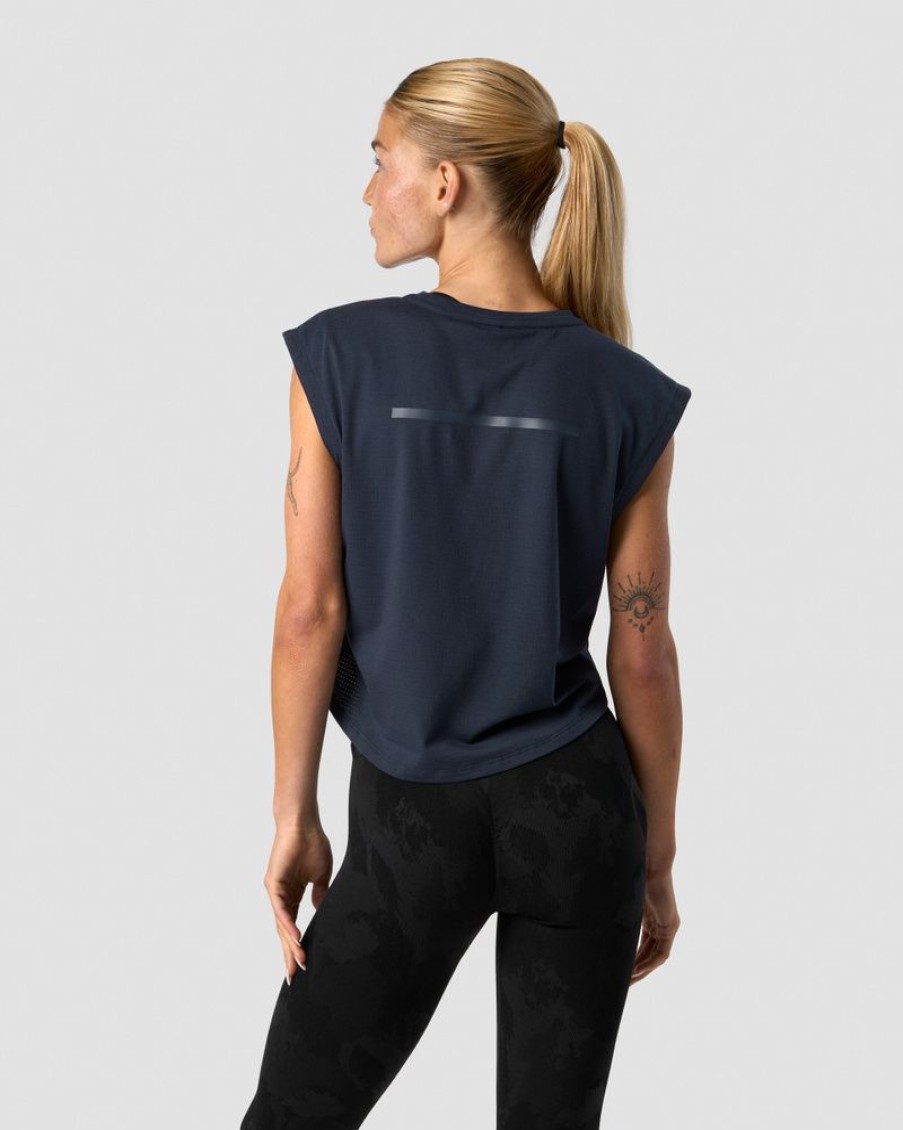 Dame ICIW Topper | Stride Cropped Tank Wmn Navy